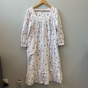Eileen West Medium White Floral Nightgown Flannel Long Sleeve